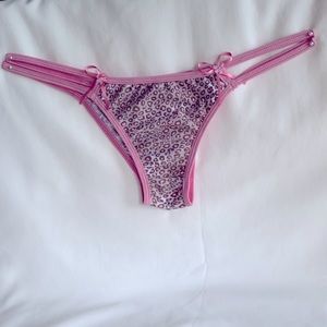 NWT Brazilian Style  Women’s Very Cute & 🔥🔥Sexy Thong Pink/ Animal Print Large